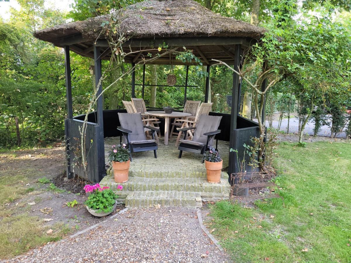 Pastorie Waaxens Bed & Breakfast ภายนอก รูปภาพ
